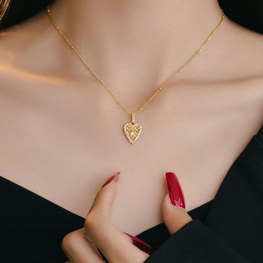 Light Luxury Retro Socialite Style Diamond-Embedded Brushed Woven Love Pendant Necklace New Simple High Sense Stacked Necklace