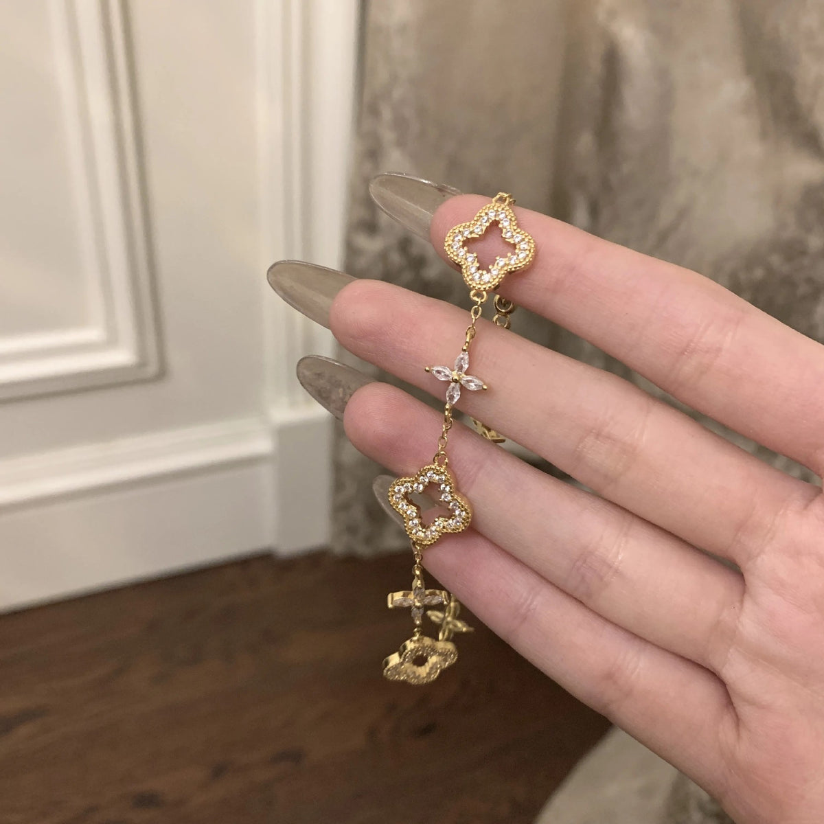Flash Lucky Clover Sterling Silver 925 Bracelet Female Ins Broken Diamond Starry Flower Bracelet Rich Home Gold Bracelet