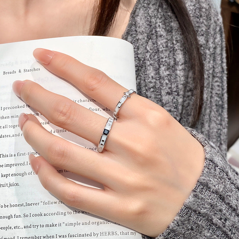 S925 Sterling Silver Couple Couple Ring Simple Enamel Craft Black and White with Star Ring Valentine's Day Gift