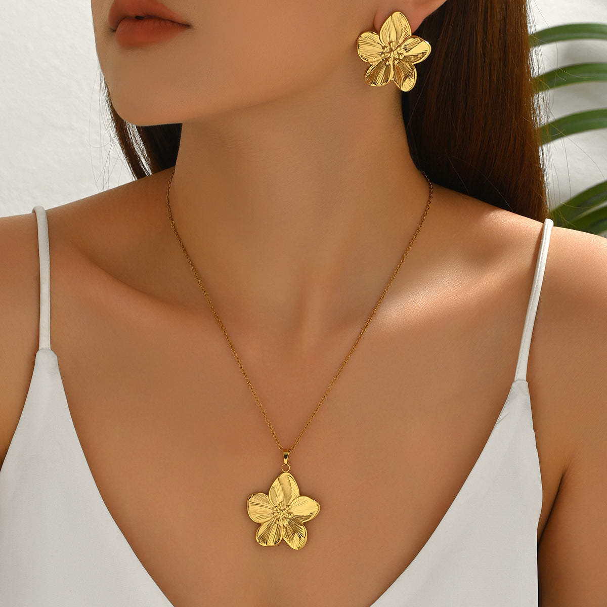 Open Spiral Pendant Jewelry — product image 2