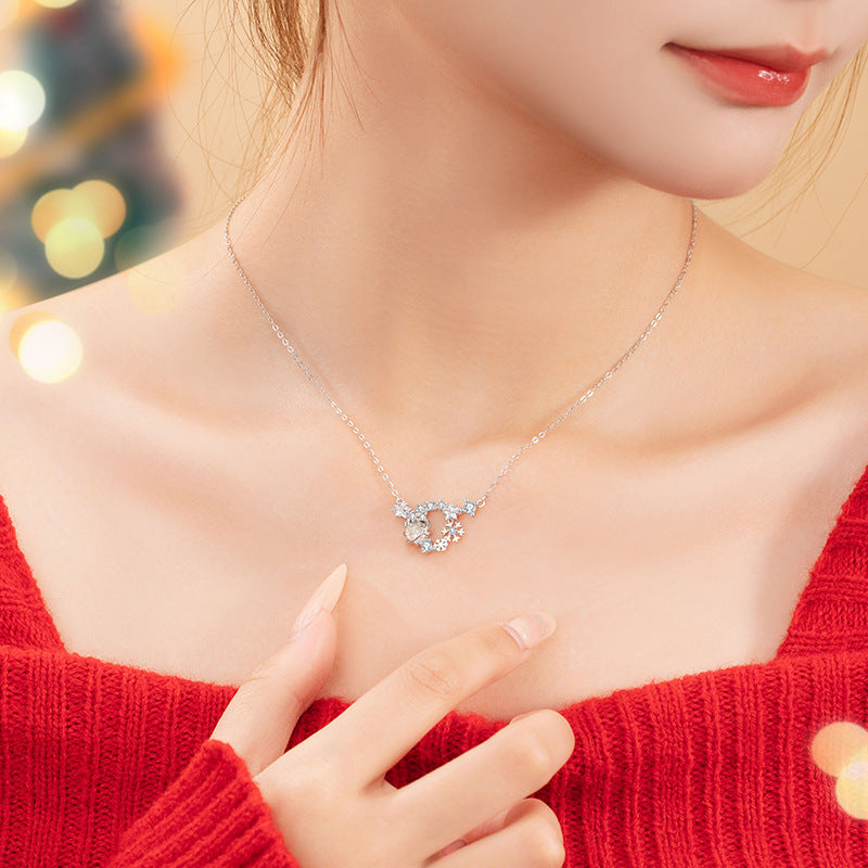 Snowflake Sterling Silver 925 Necklace Female Niche Design Light Luxury Glass Stone Star Clavicle Chain Ins Christmas Pendant