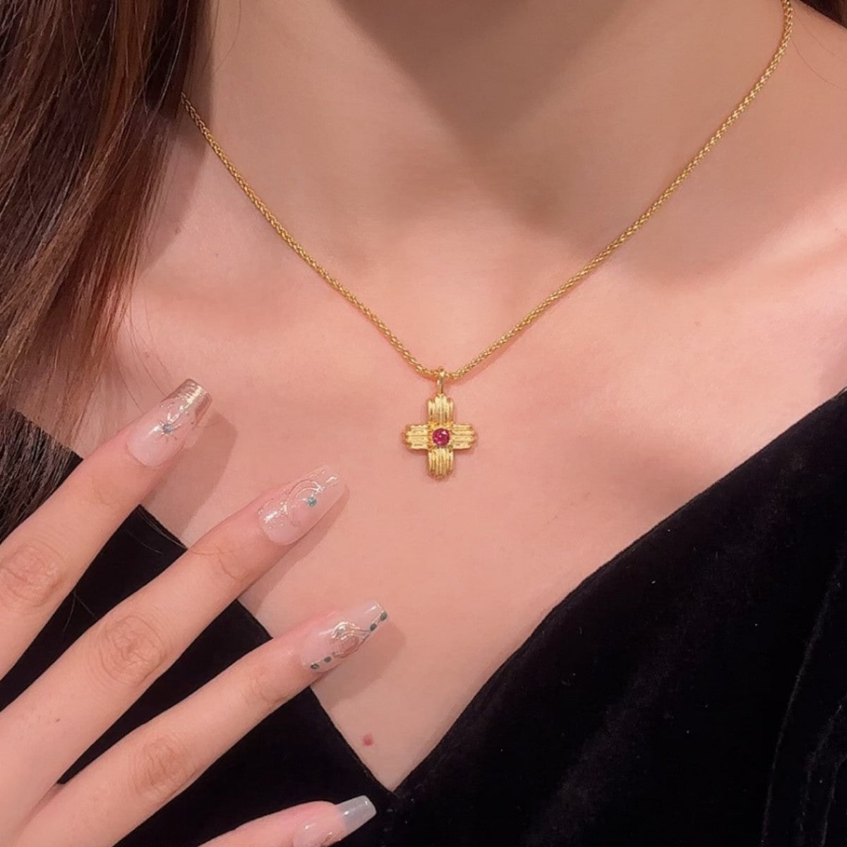Mid-Ancient Palace Style Cross Flower Sterling Silver 925 Necklace Women's Light Luxury High-Grade Brushed Clavicle Chain Ins Texture Pendant