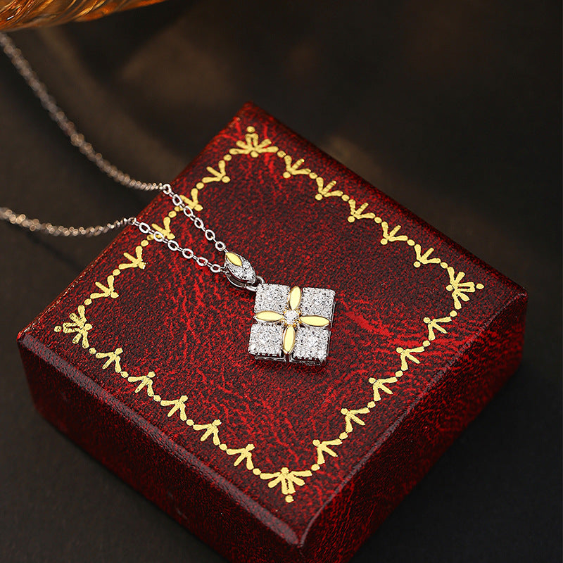 Lucky Clover S925 Sterling Silver Necklace Female Niche Light Luxury Gentle Style Square Pendant Lover Gift Clavicle Chain