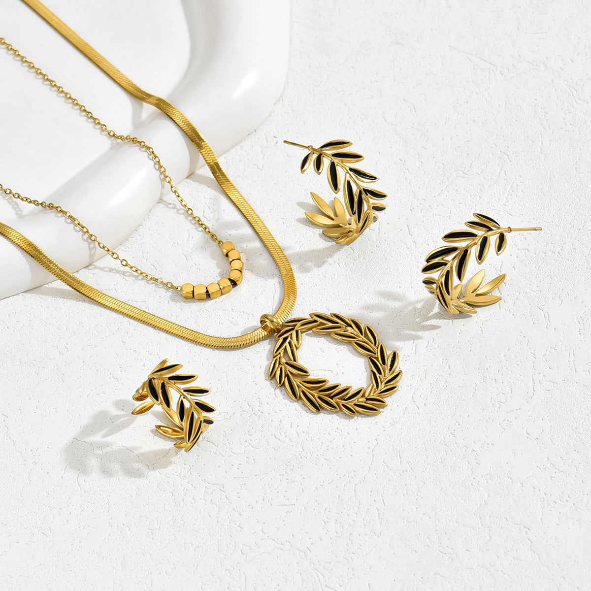 Leaf Wreath Layered Jewelry — product image 3