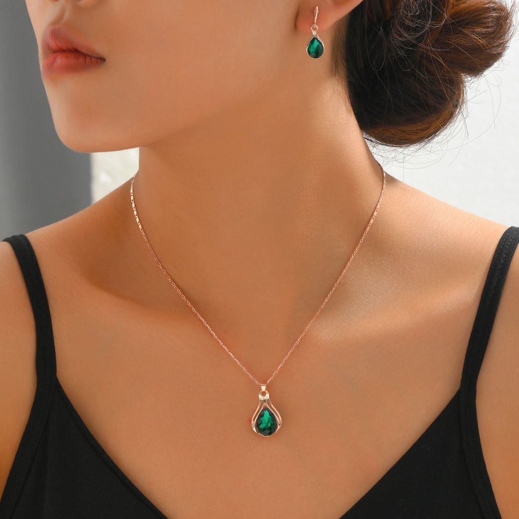 Green Teardrop Pendant Jewelry — product image 2