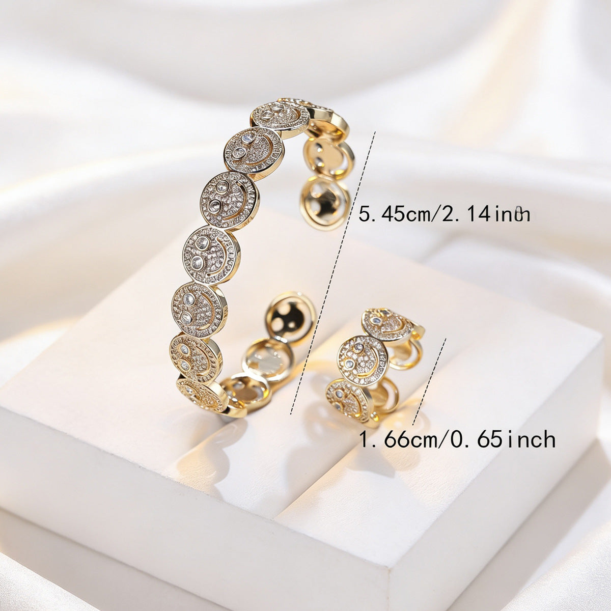 Smiley Medallion Jewelry — product image 4