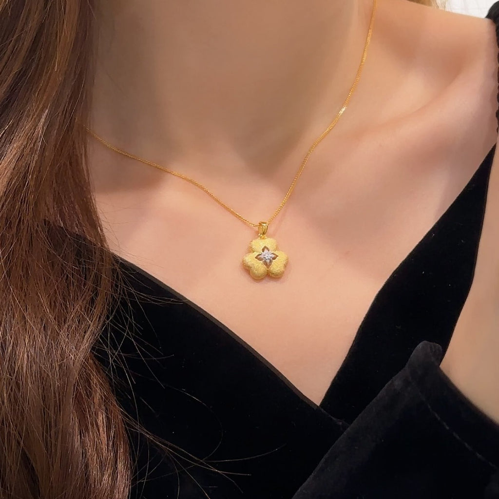 Lucky Clover Sterling Silver 925 Necklace Women's Mid-Ancient Style Handmade Brushed Flower Clavicle Chain Light Luxury Petal Pendant