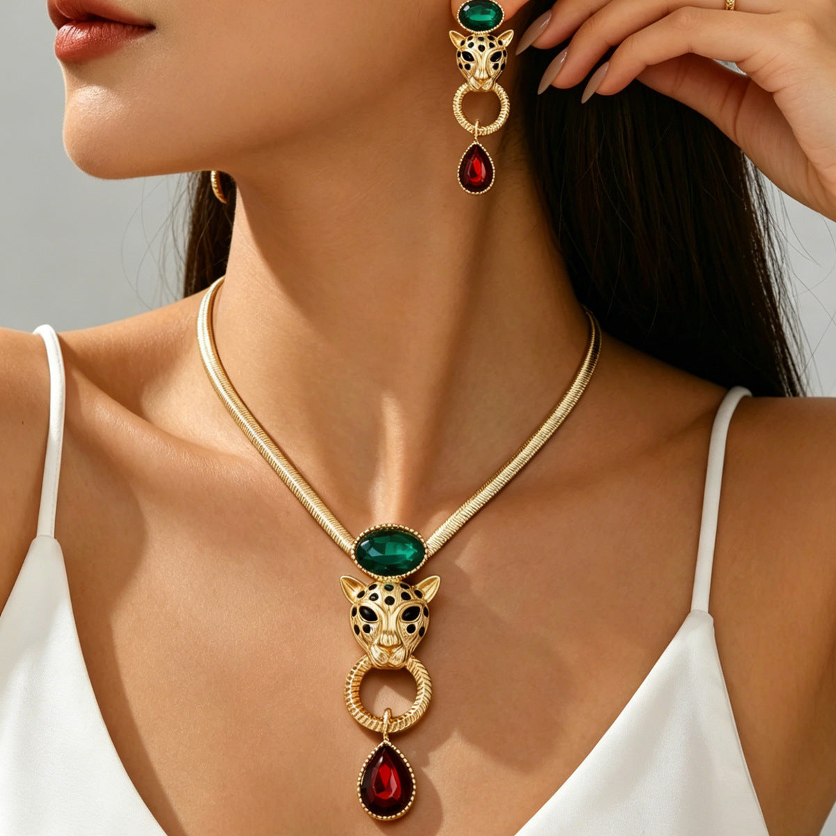Animal-Head and Teardrop Jewelry — product image 2