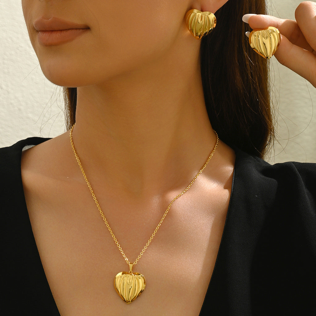 Ridged Heart Pendant Jewelry