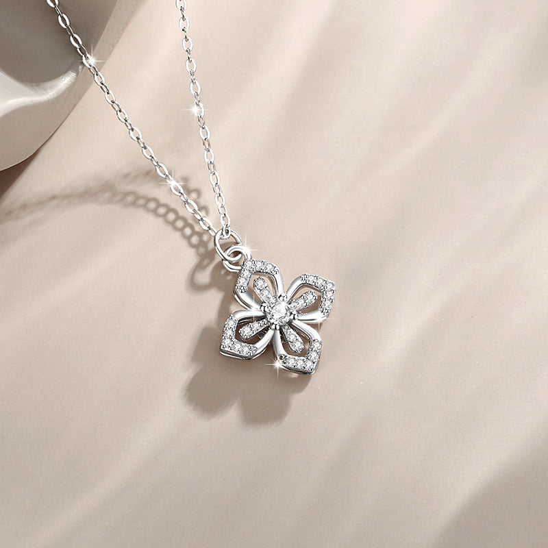 Lucky Clover Sterling Silver 925 Necklace Female Niche Design Light Luxury Style Zircon Clavicle Chain Ins Rotatable Pendant