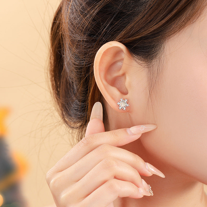 Snowflake Sterling Silver 925 Stud Earrings Female Niche Light Luxury High-Grade Glass Stone Star Awn Earrings Ins Style Christmas Earrings