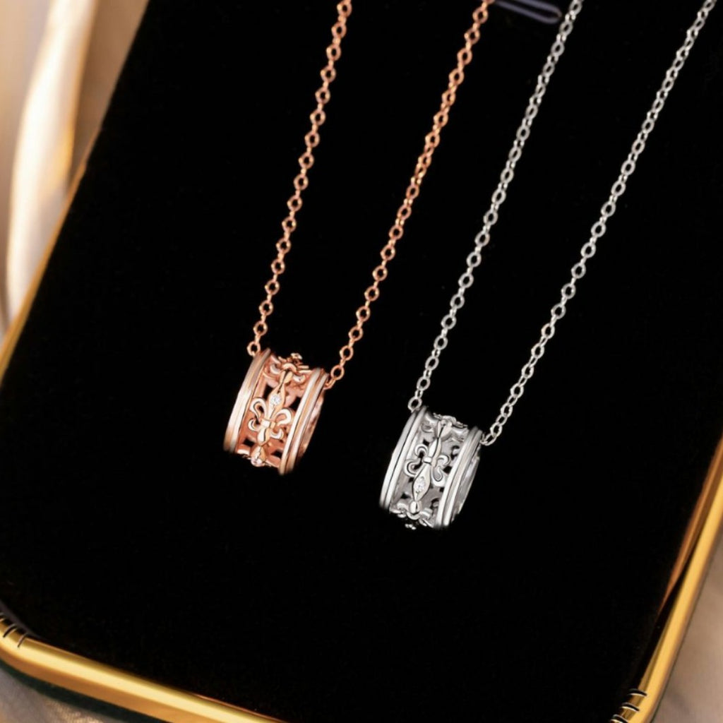 Iris Sterling Silver 925 Necklace Light Luxury High-Grade Small Waist Clavicle Chain Ins Style Small Red Book Same Pendant