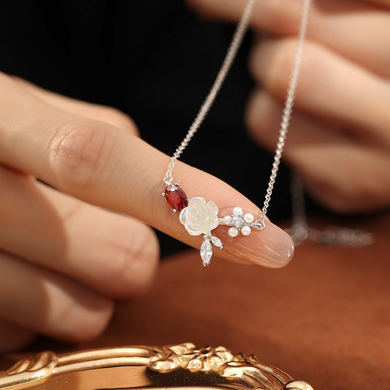 Halskette aus 925er Sterlingsilber – Rose und Perlmutt